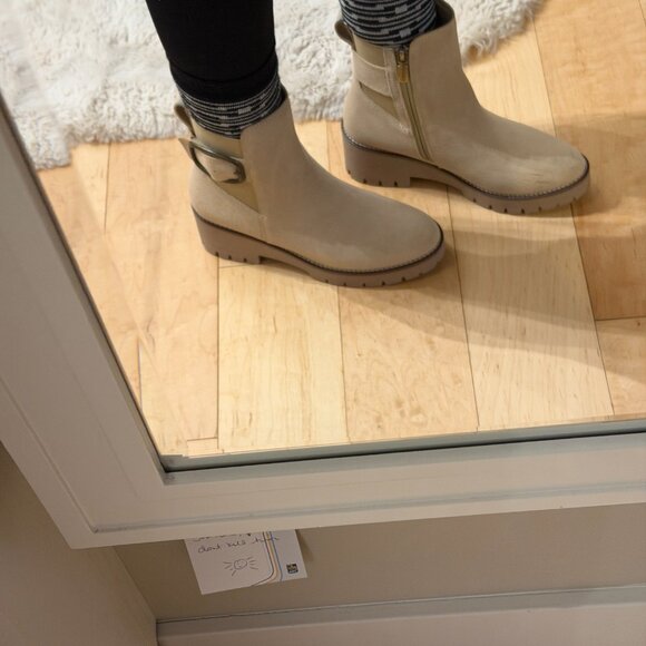 EUC Blondo Dahlia Waterproof Bootie Sand Suede 7.5 - Picture 5 of 14